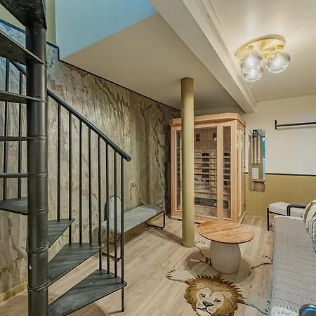Cozy Flat With Jacuzzi 2bdr 2wc Parijs