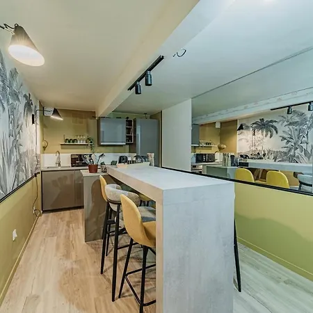 Cozy Flat With Jacuzzi 2bdr 2wc *