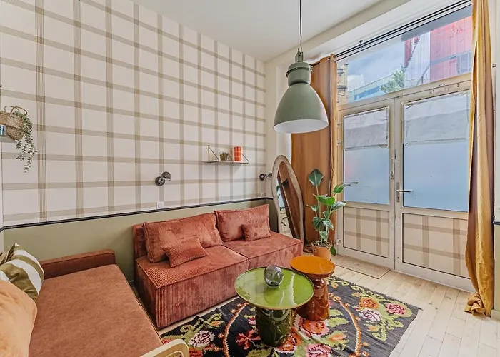 아파트 Cozy Flat With Jacuzzi 2bdr 2wc